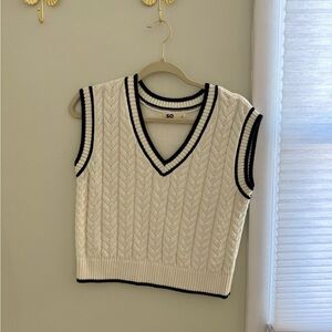 SO Women's Sweater Vest - Cream and Black